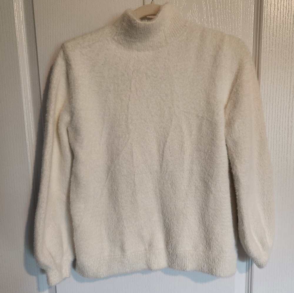 Land's End White Fuzzy Heavy Mock Neck Sweater Cuff Sleeves Small Angora Like
